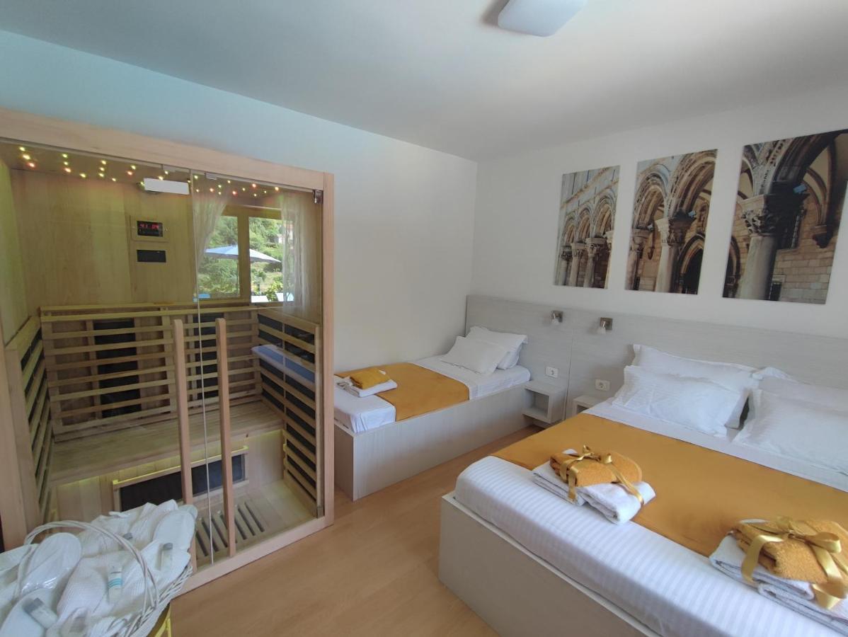 Villa Ivona With Swimming Pool And Jacuzzi Oslje المظهر الخارجي الصورة