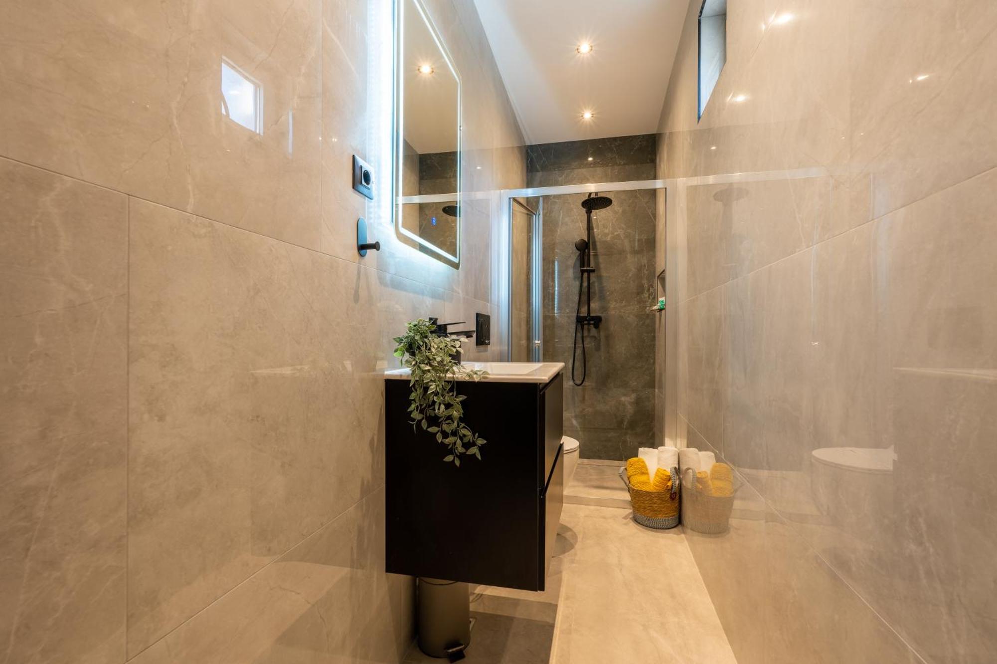 Villa Ivona With Swimming Pool And Jacuzzi Oslje المظهر الخارجي الصورة