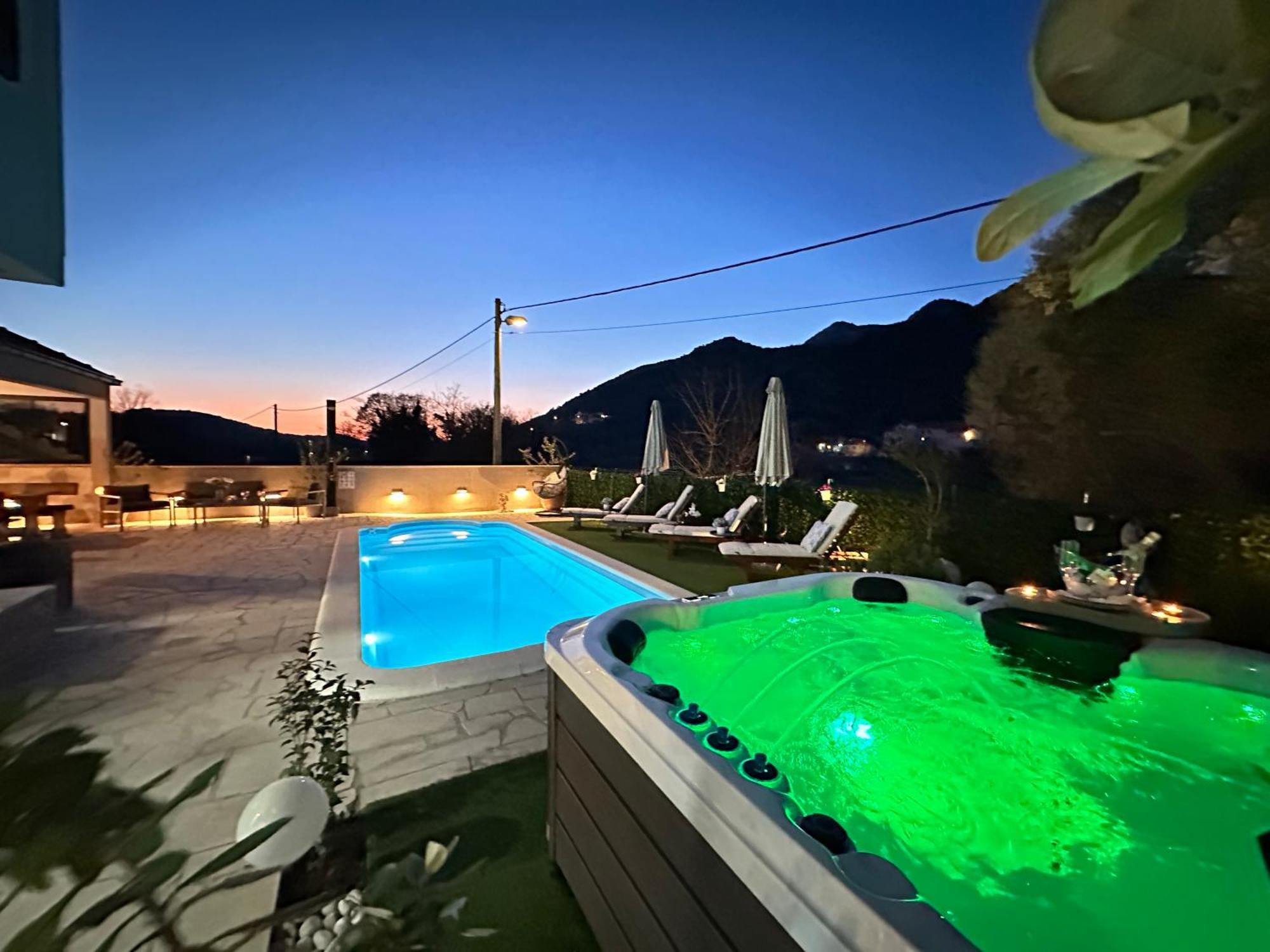 Villa Ivona With Swimming Pool And Jacuzzi Oslje المظهر الخارجي الصورة