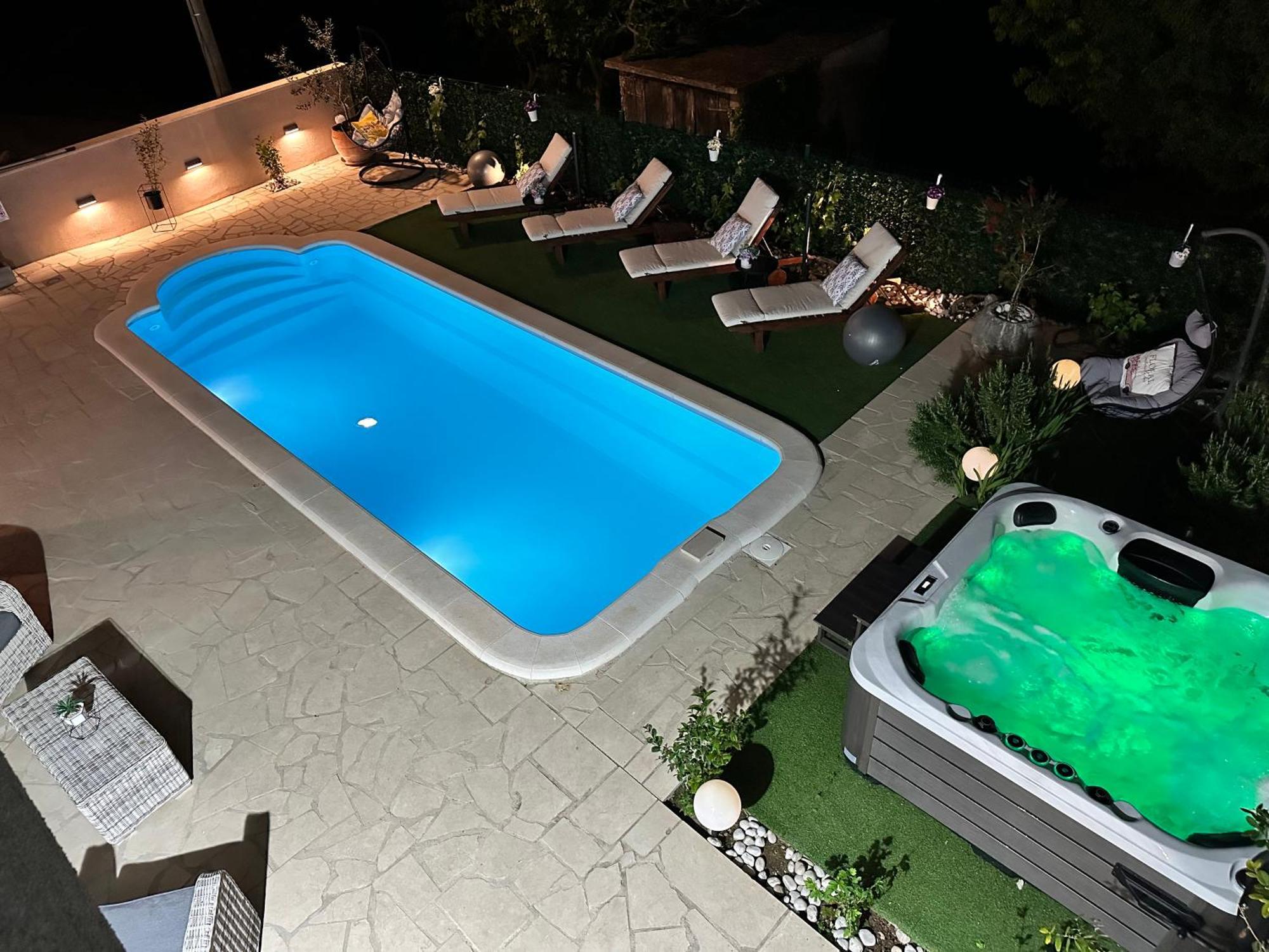 Villa Ivona With Swimming Pool And Jacuzzi Oslje المظهر الخارجي الصورة